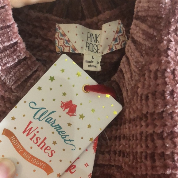 Soft and warm sweater 🌨 - Picture 3 of 4